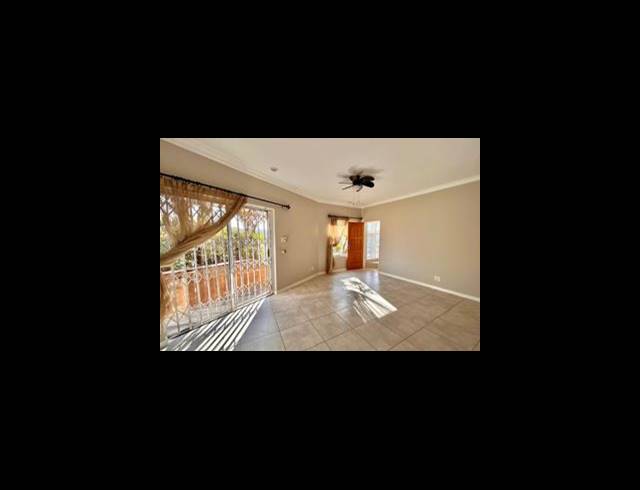 3 BEDROOM HOUSE FOR SALE IN OAKDENE